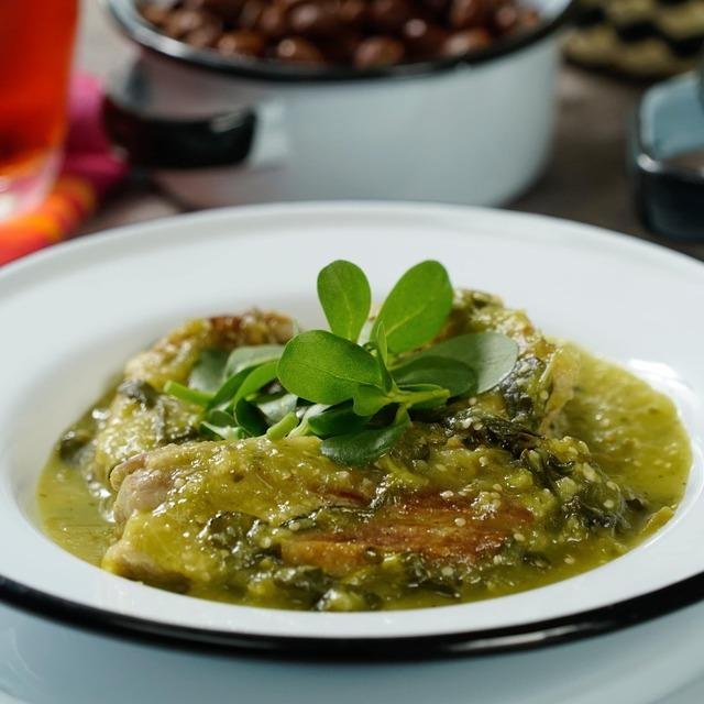 Imagen de Carne de puerco con verdolagas en salsa verde